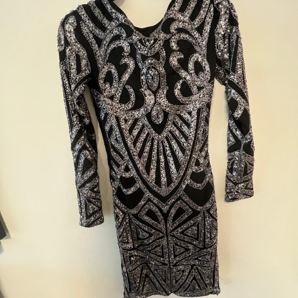 Dry Lake- Universe Sleeve Dress - Picture 5 of 6